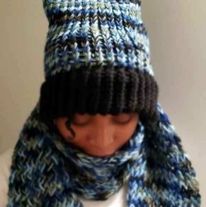 Handmade Knitted Hats Scarfs Blankets